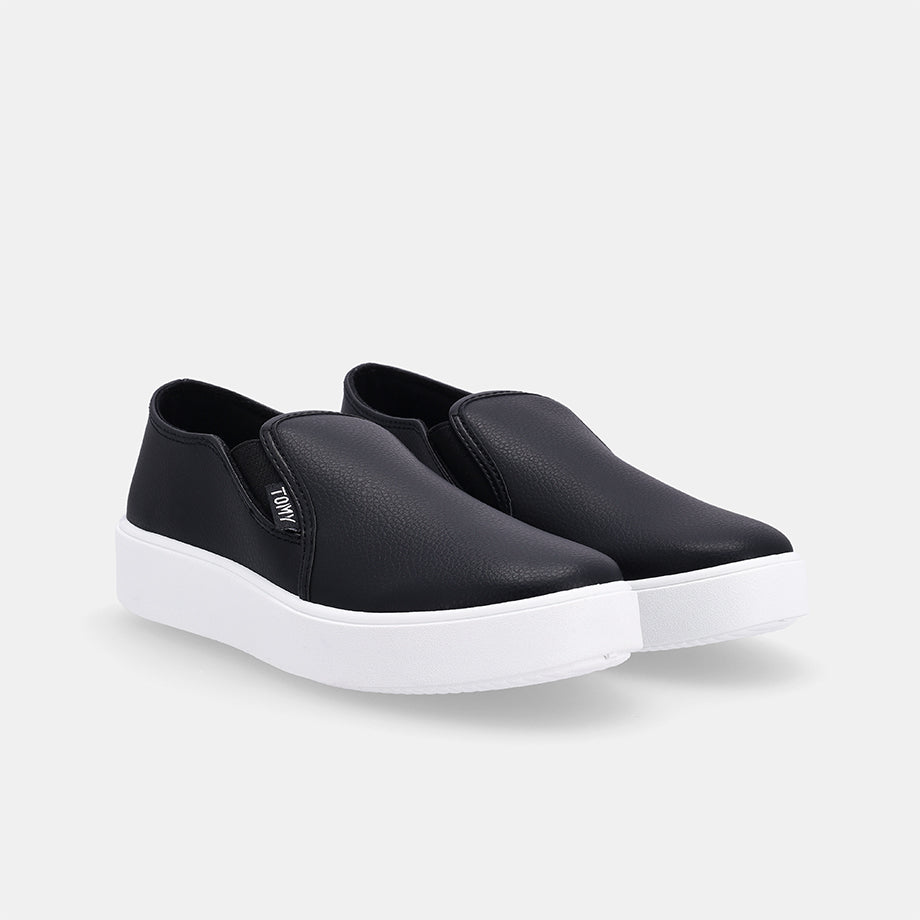 Leia Slip-on Sneaker - Black