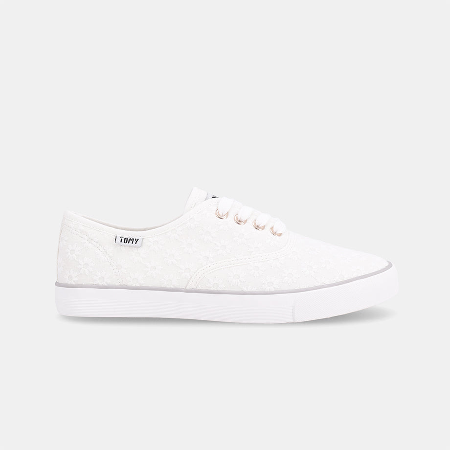 Halle Sneaker - White